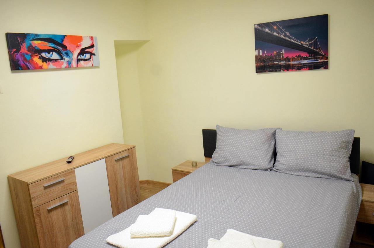 Private Apartment In The City Centre. Oradea Eksteriør bilde